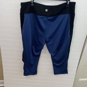 Rainbow Curves Workout Blue and Black Capri Leggings Size 18 20